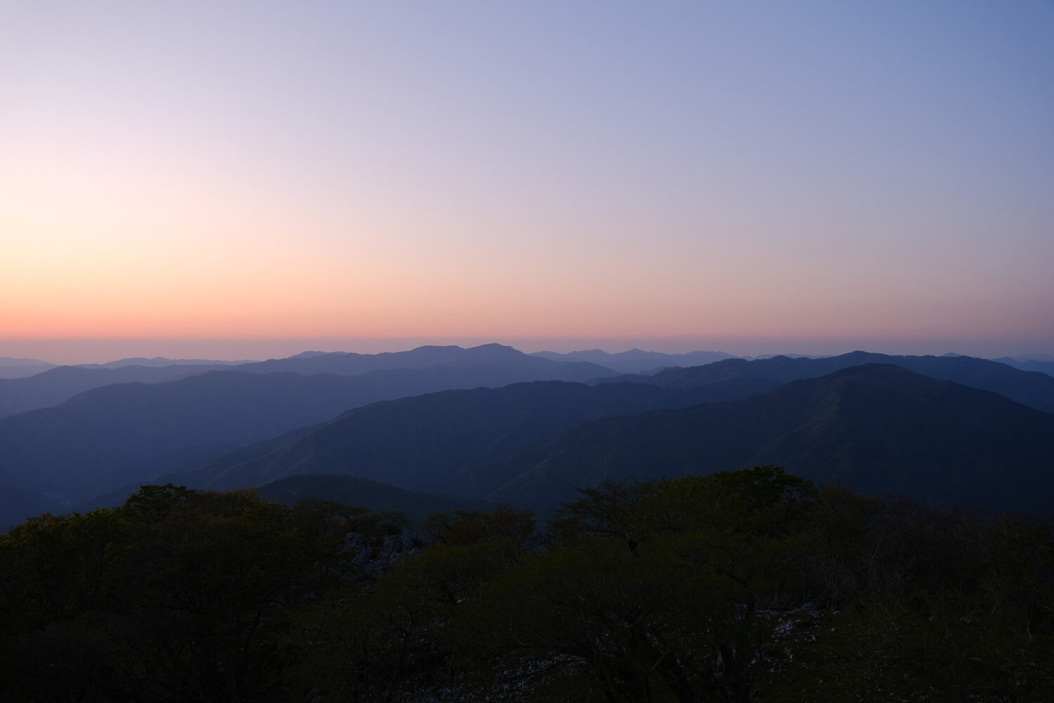 【Spectacular Views of Shiga】Sunset from Mount Ibuki’s Summit Parking Area.