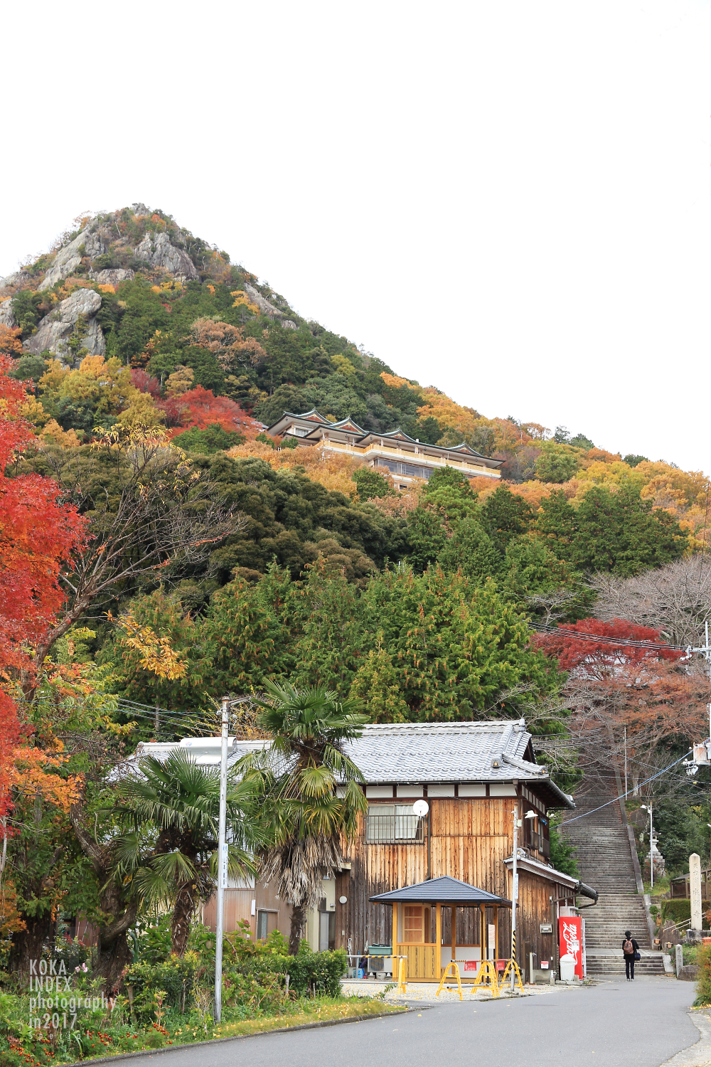 【Spectacular Views of Shiga】Taro-bo Shrine in Higashiomi Feels Like a Small Tibetan Temple(Potala Palace)